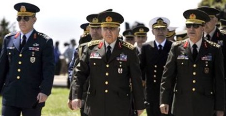Orgeneral Necdet Özel Mesaisine Başlıyor