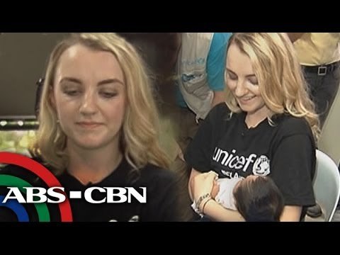 'Harry Potter' star Evanna Lynch visits Yolanda victims in Tacloban