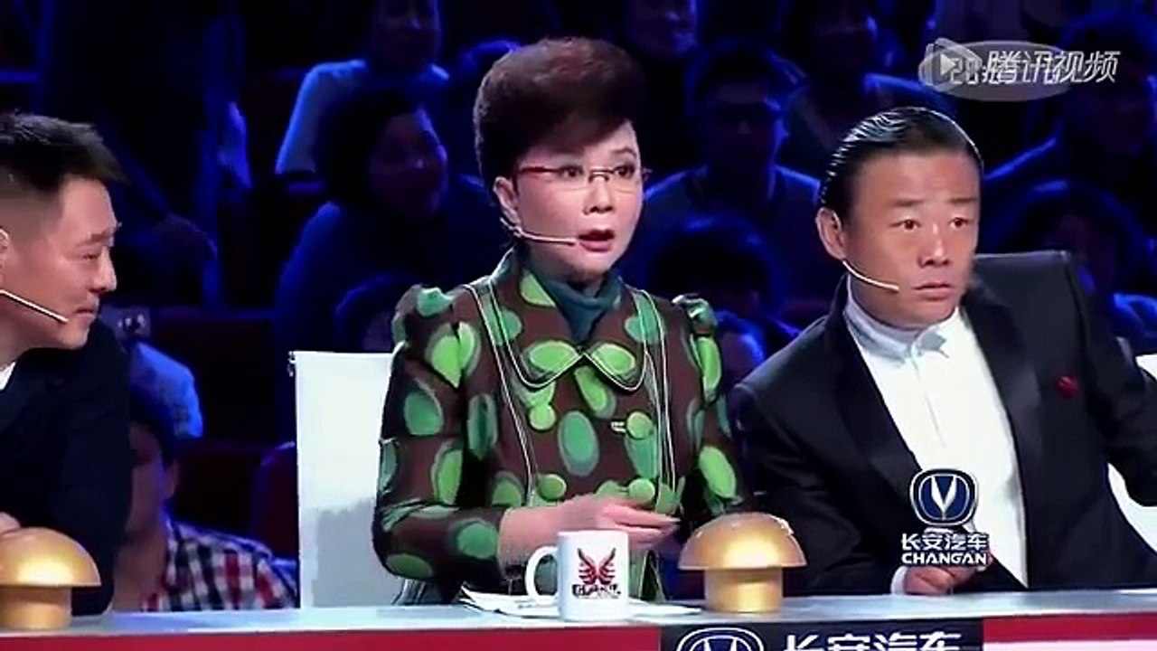 Adorable 3 year old is very happy to dance!