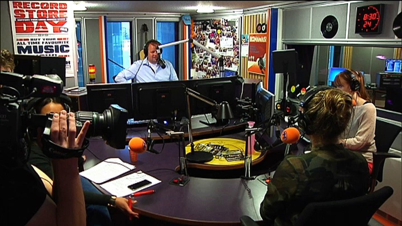 Cafe Martini XL: Iris Rijnsewijn - Interview - RTV Noord