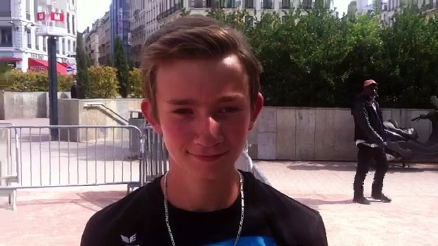 Tournois de Pentecôte place Bellecour à Lyon : Interview de Corentin vainqueur de la 1/2 finale en moins de 15 ans !