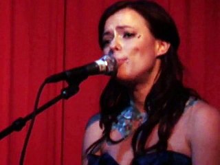 Lenka - Don't Let Me Fall (live in LA at Hotel Cafe 9.11.08)