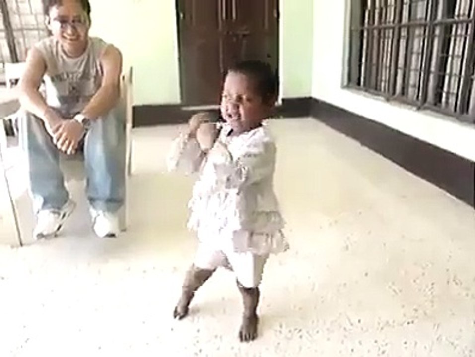small boy singing اوٹ پٹانگ(8