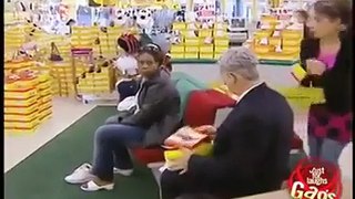 Very Funny Prank in Shoe Store