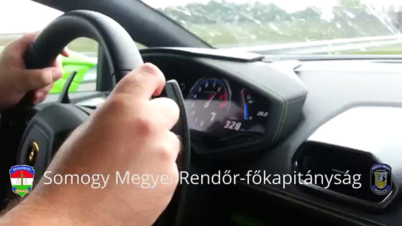 Lamborghini sur route hongroise