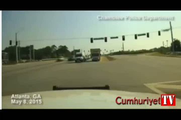 ABD'de uçak yola düştü: 4 ölü