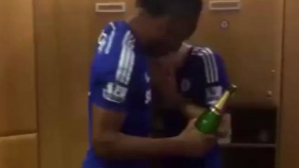 Quand Drogba aveugle Azpilicueta !