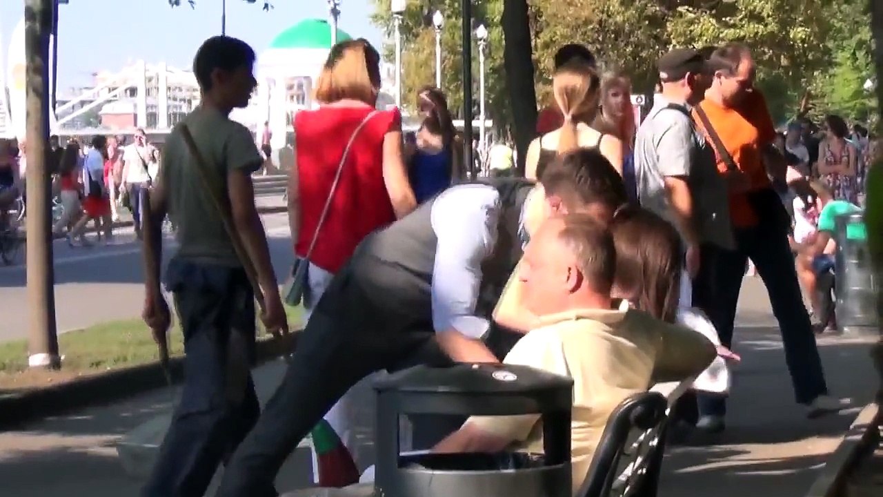 _KISSING IN PUBLIC 2_ Prank ๏ ПОЦЕЛУИ НА ПУБЛИКЕ 2 ๏ Kissing in Public _ Irina TW