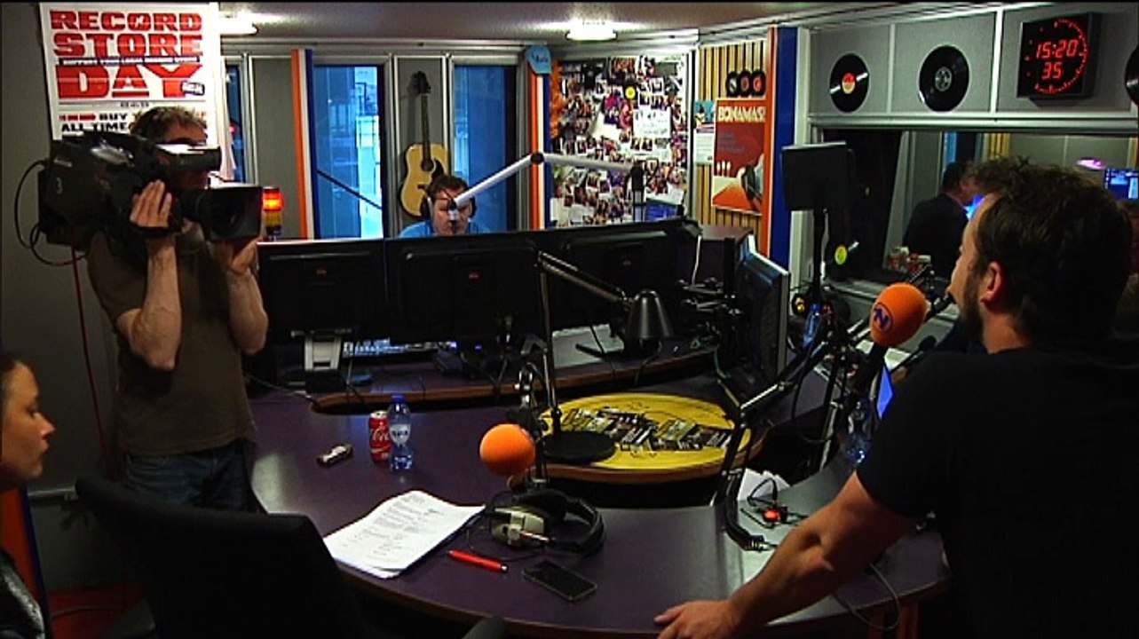 Cafe Martini XL: Shirtless - Interview - RTV Noord