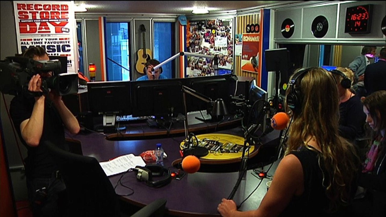 Cafe Martini XL: Robin IJzerman - Interview - RTV Noord