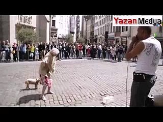 Yaşlı Teyzeden Bu Yaşta Beatbox Performansı