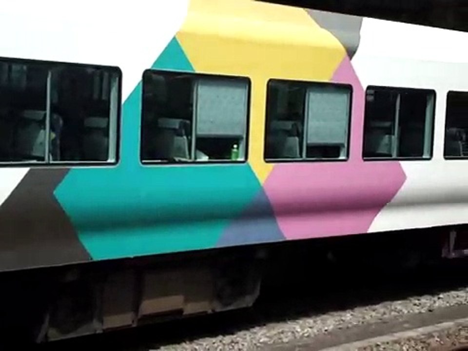 Azusa & Super Azusa Trains in Kofu  甲府駅のあずさ スーパーあずさ