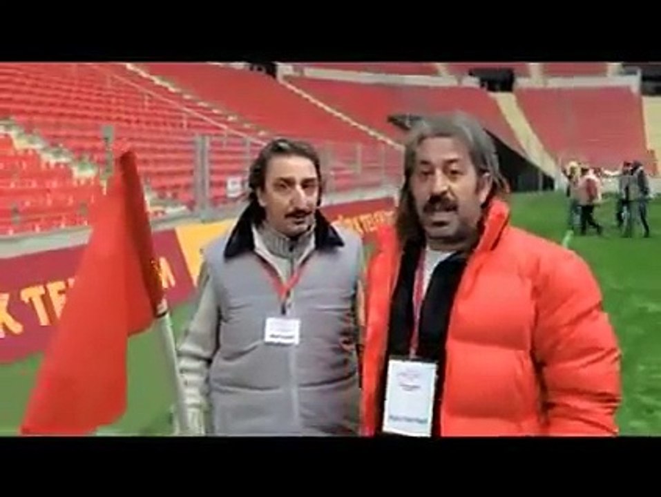 türk telekom arena cem yılmaz reklamı kamera arkası  cem yılmaz kamera arkasındı kırdı geçirdi