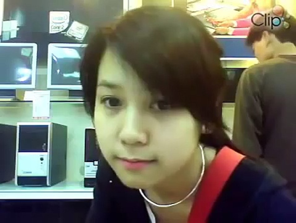 Awek comel tak sedar kena rakam dalam webcam