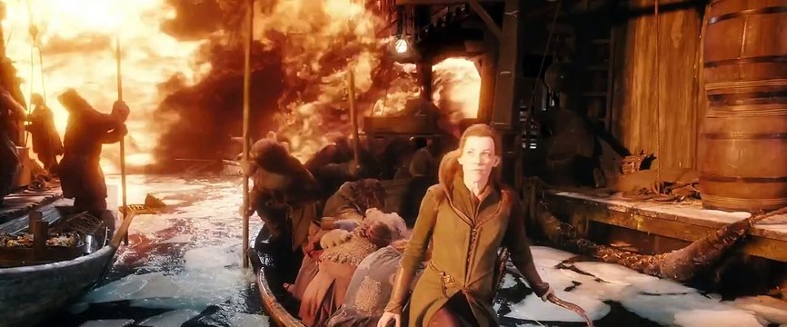 Smaug Attacks Lake town - The Hobbit: The Battle of the Five Armies
