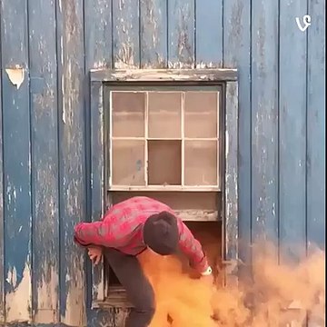 Escape by Tom Shea vine.covOP2q7rLO6m7?syndication=228326