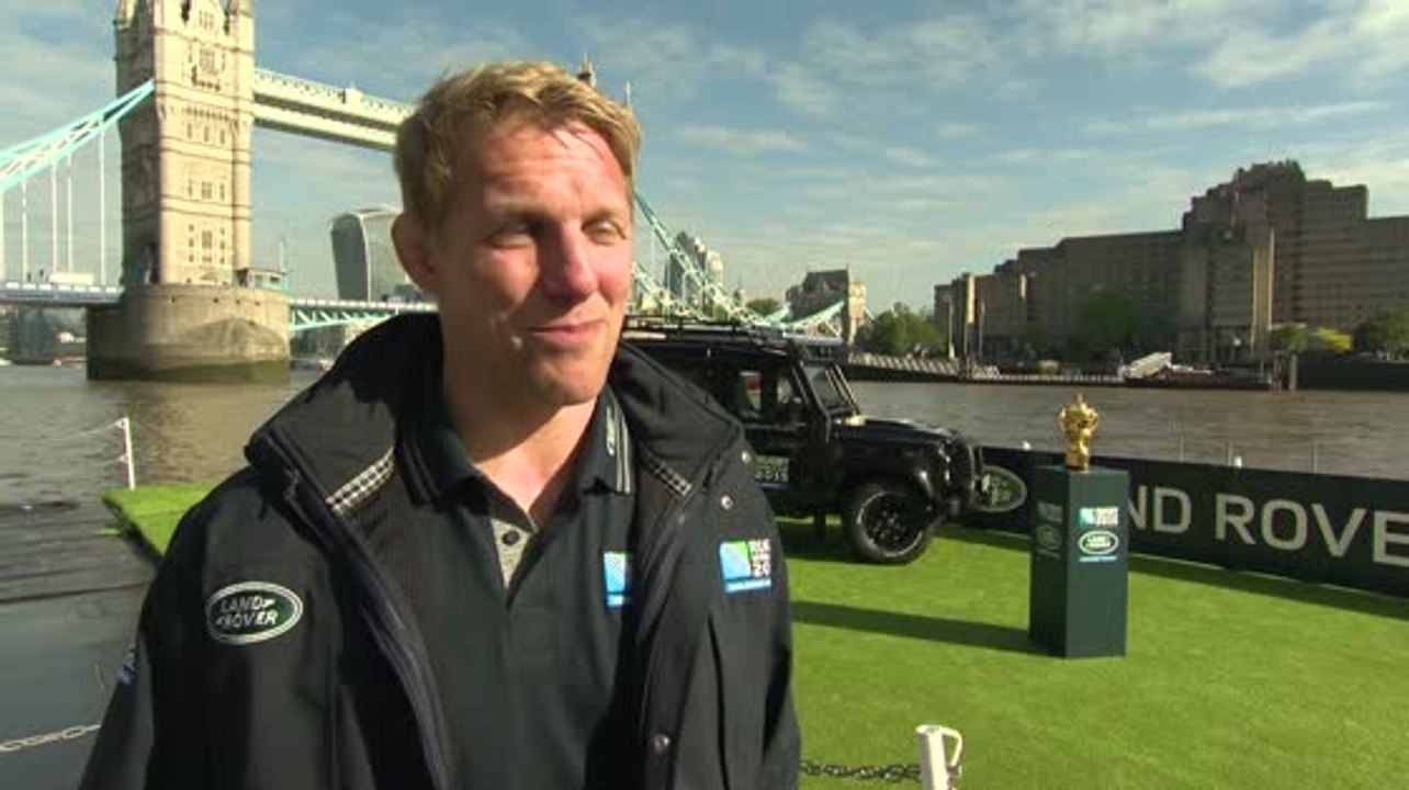 Lewis Moody und Martin Johnson leiten die Rugby Weltmeisterschaft ein