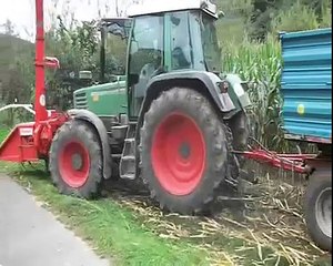 Teil 2 Maishäckseln 2011 mit  Fendt Favorit 509c mit Kemper Champion 1200