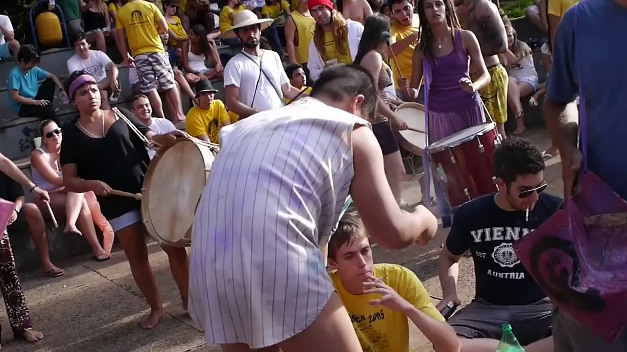 Manifestação no Miss Bixete (USP/São Carlos, 2013)