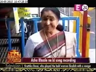 Asha Bhosle recording song for Lucknow Times