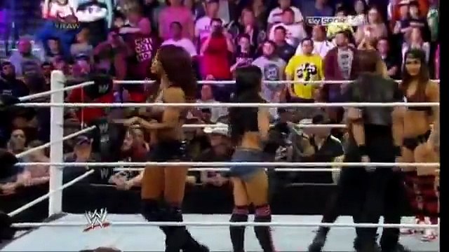 Bella Twins & Natalya vs Aj Lee, Tamina, & Alicia Fox