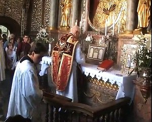 Tridentine Mass at the Gates of Dawn in Vilnius