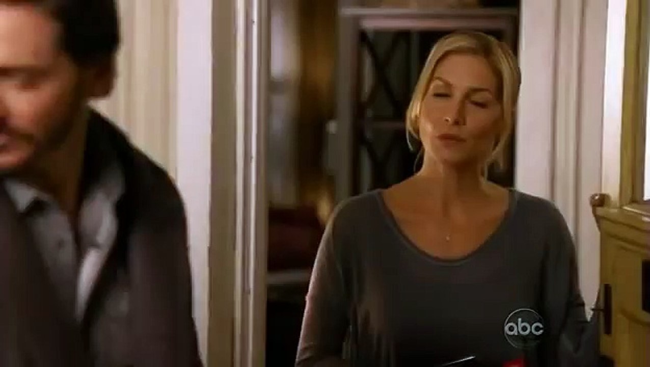 V 2x08 Erica and Hobbes - Love Scene