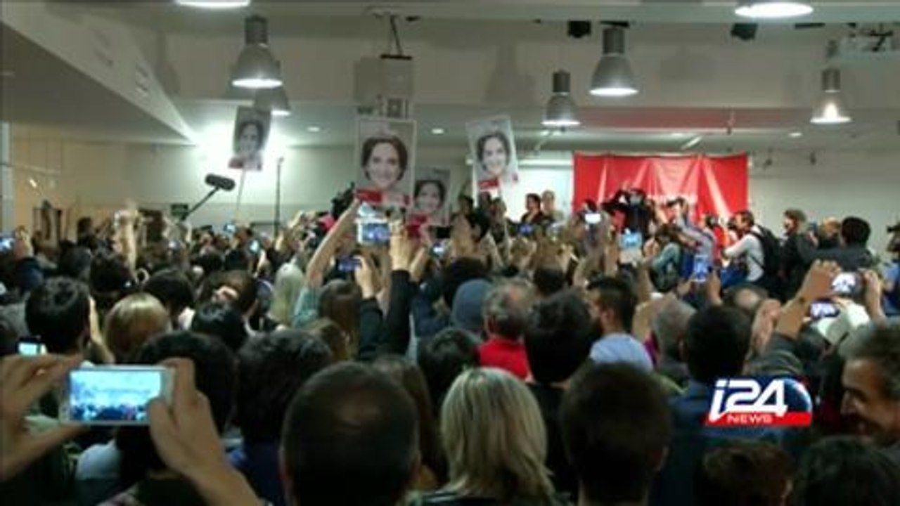 Les "indignés" aux portes de Madrid et de Barcelone