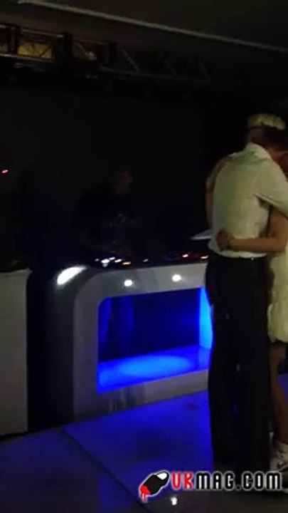 Ce Mariage est vraiment Insolite ! Regardez ce qu'ils Font