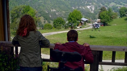 Con todas nuestras fuerzas - Tráiler Español [480p]