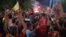 Galatasaray Taraftarı Sokaklara Döküldü