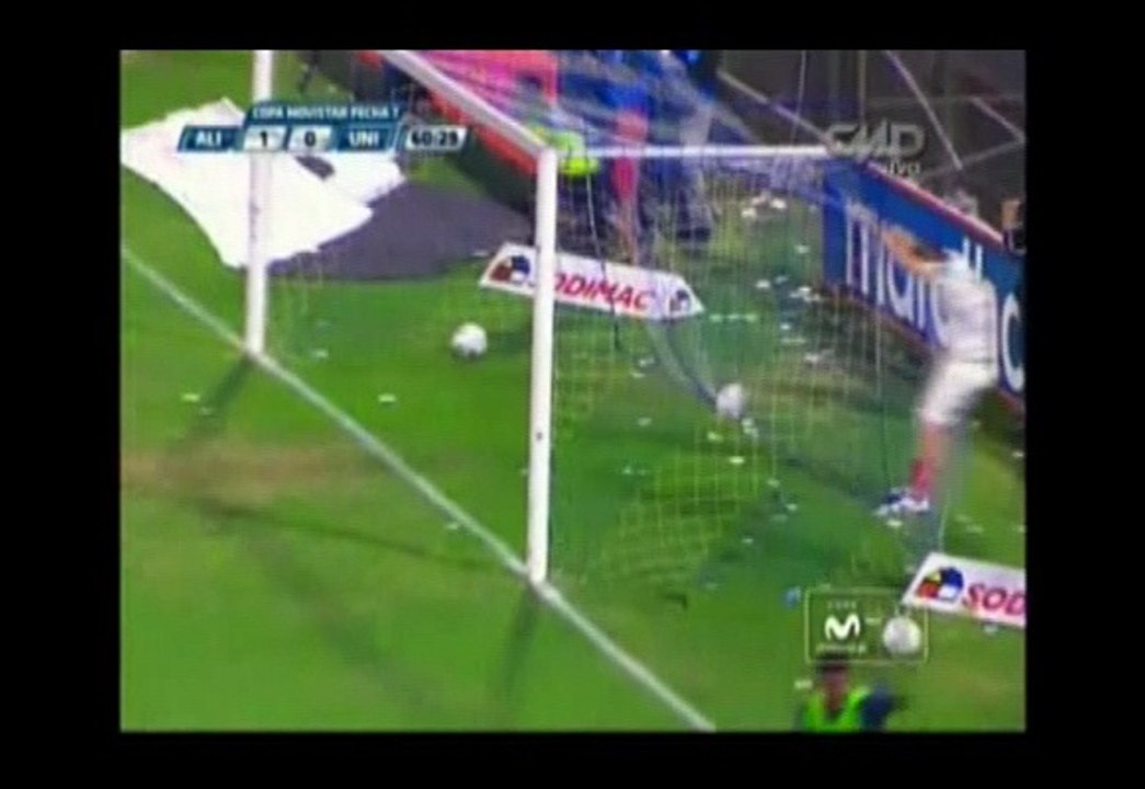 Alianza Lima: Carlos Preciado 'rompió' a Josimar Vargas como Lionel Messi a Boateng (VIDEO)