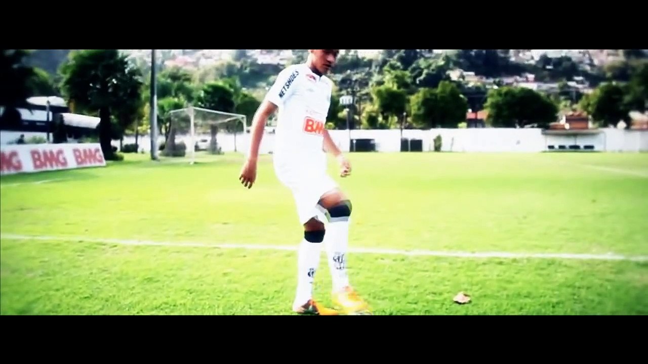 Neymar Jr ● Best Freestyle Skills - 2014 Pt.1 | HD