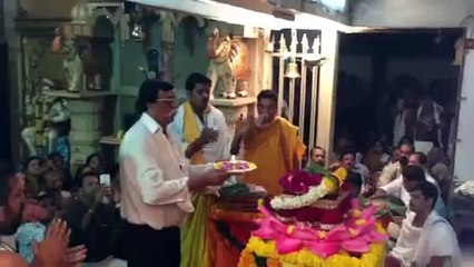 Paduka Poojan of Sadguru Saibaba at hands of Aniruddha Bapu