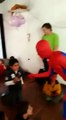 FAIL : Spider-Man KO pendant un anniversaire !