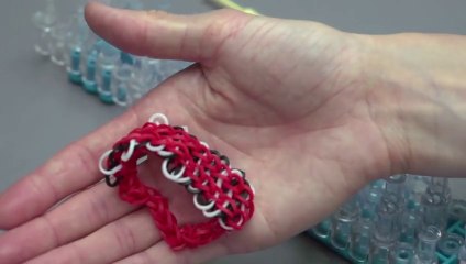 How to make a ZigZag Loom Band Bracelet