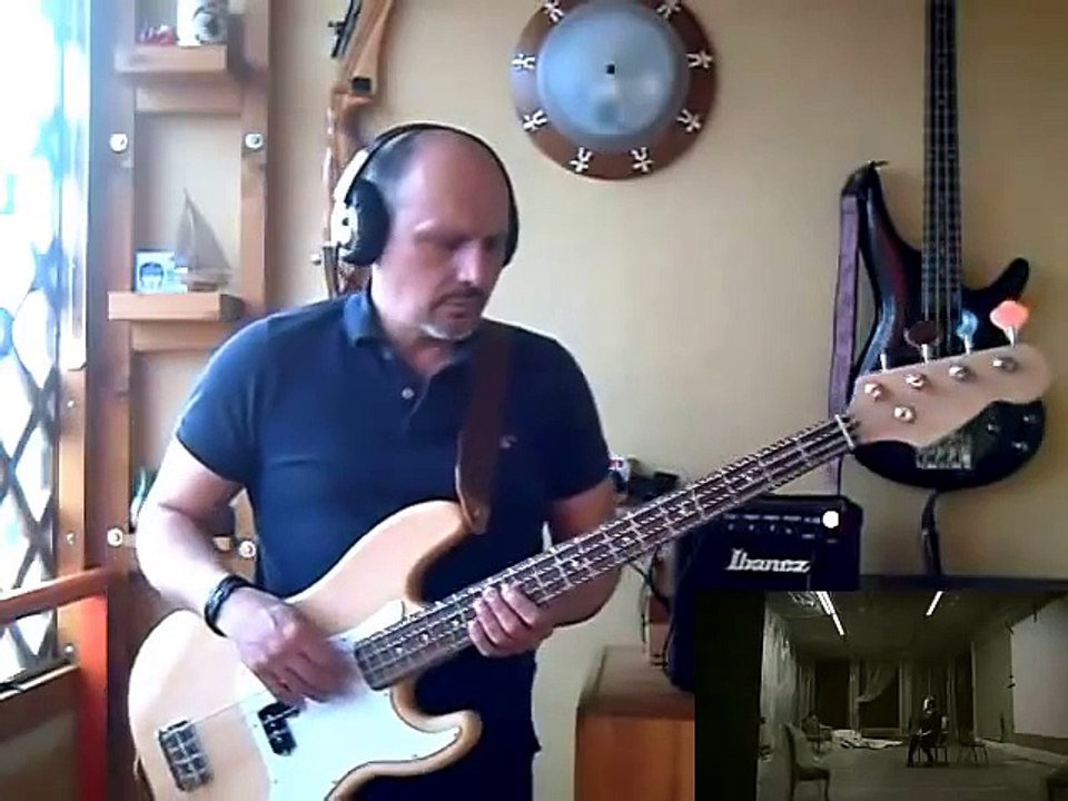 Rolling in the deep - Adele (Bass Cover)