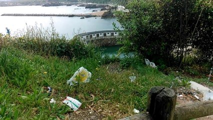 Queja ciudadana: Gochades en Candás. Basuras en el sendero al Prau Gervasia