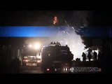 Terzigno, molotov contro la polizia: 5 feriti. Le immagini della guerriglia