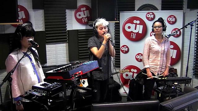 Jeanne Added - Look At Them - Session acoustique OÜI FM