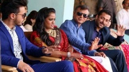 Salman Khan ATTENDS sister Arpita Khan's RECEPTION in Mandi, Himachal Pradesh - The Bollywood