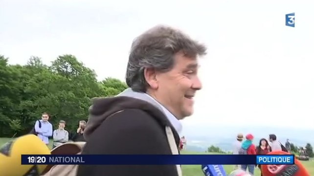 Arnaud Montebourg aux journalistes : Vous me cassez les oreilles - ZAPPING ACTU DU 26/05/2015