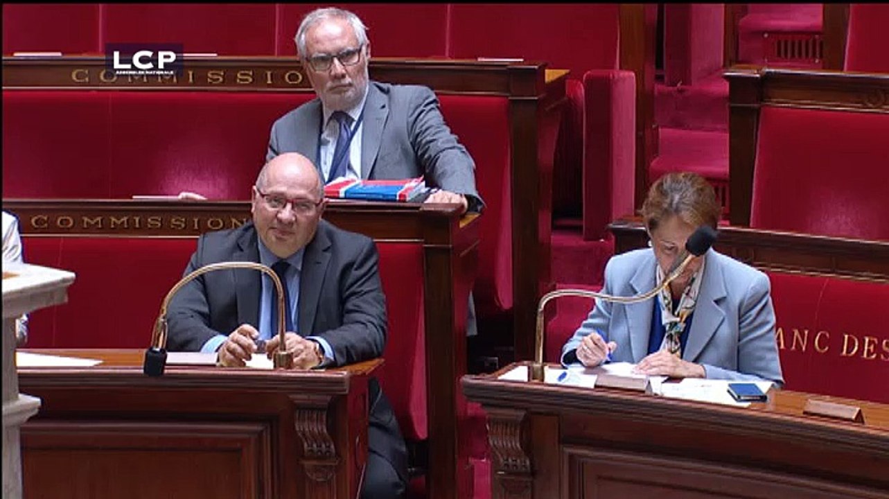 Christian Jacob s'énerve contre Najat Vallaud-Belkacem et dénonce son "mépris"