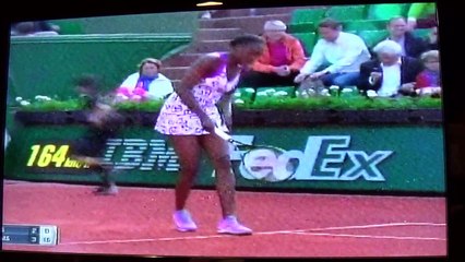 Télécharger la video: Venus Williams vs Sloane Stephens 2015 French Open 2015 Roland Garros Unique commentary 3