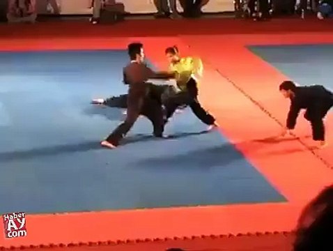 Super Chines girl fight with four man at a time, wow amazing must watch