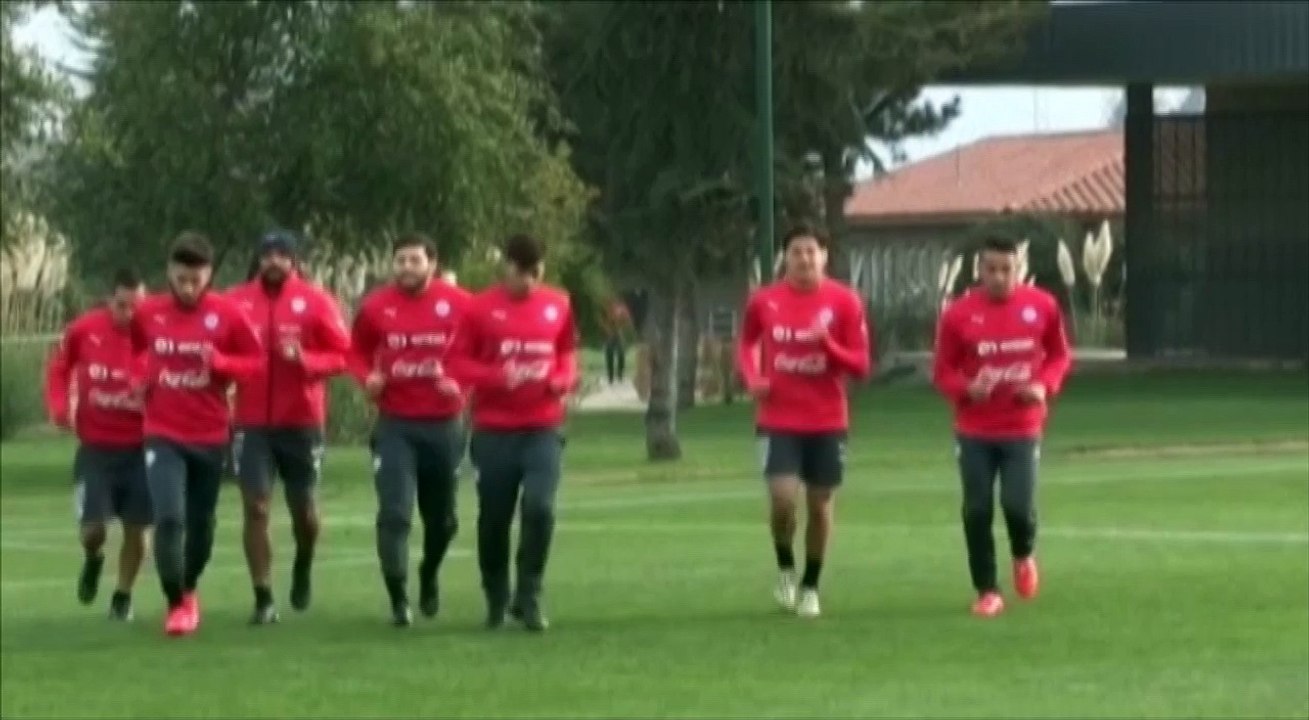 Copa América: Chile entrena bajo estrictas medidas de seguridad