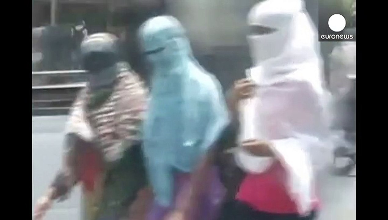 India continues to swelter as temperatures approach 50 degrees Celsius