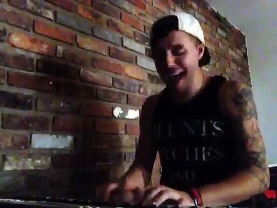 Screen -Twenty One Pilots cover