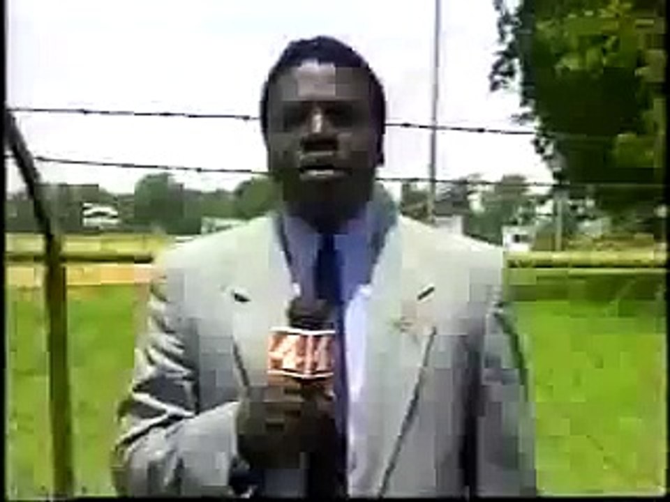 A bug flies into news reporter's mouth must watch