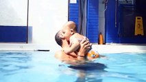 Clases de natacion para BEBES Gimnasio Laureles Medellin